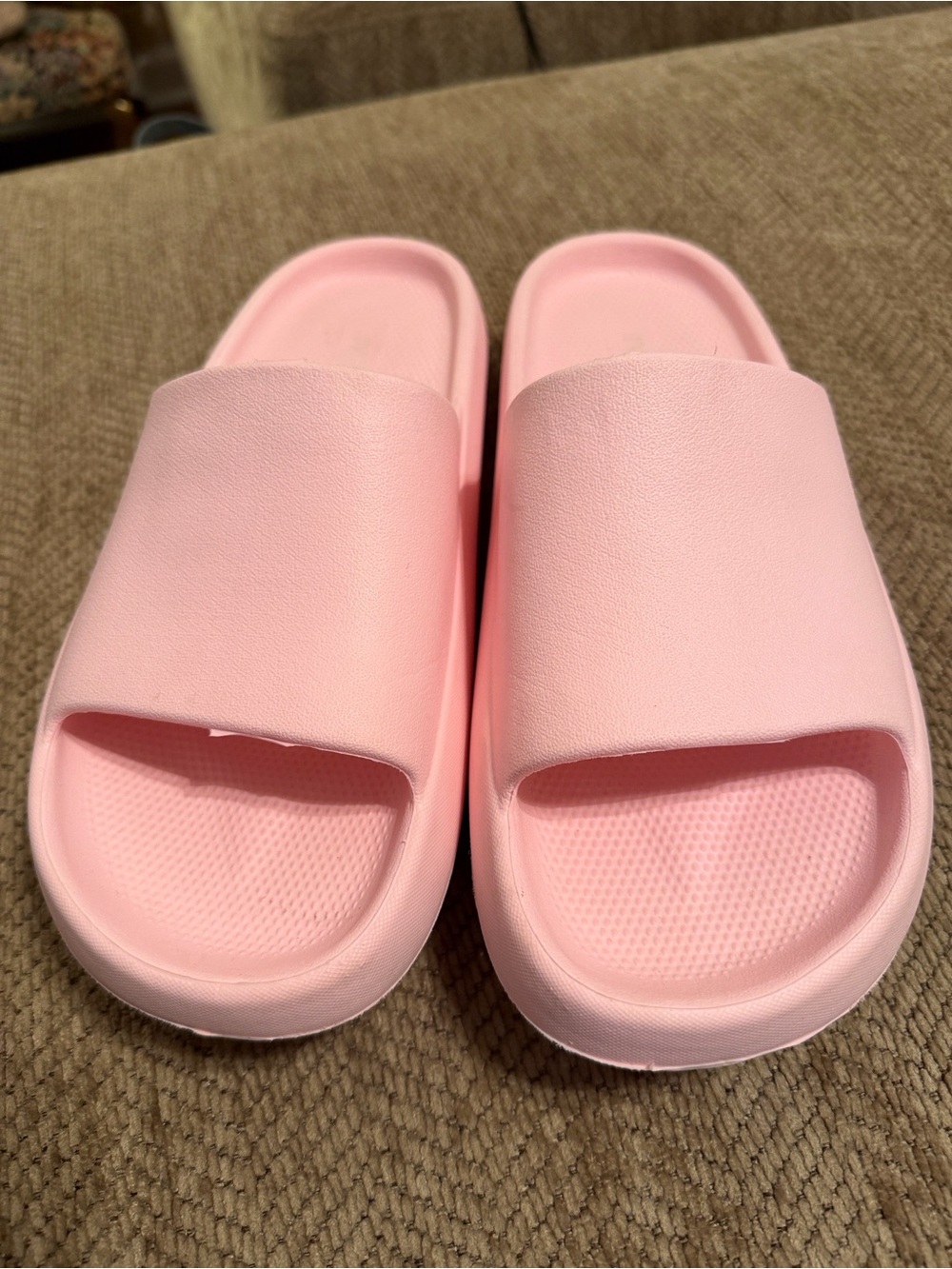 Women’s Mad Love Pink Slide Sandals, Size 9